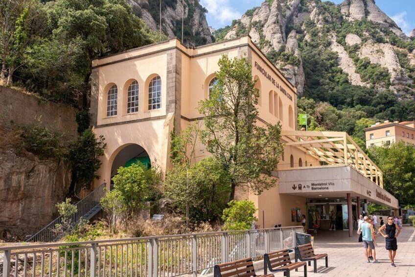 Montserrat Tour with Cogwheel Train, Monastery & Black Madonna