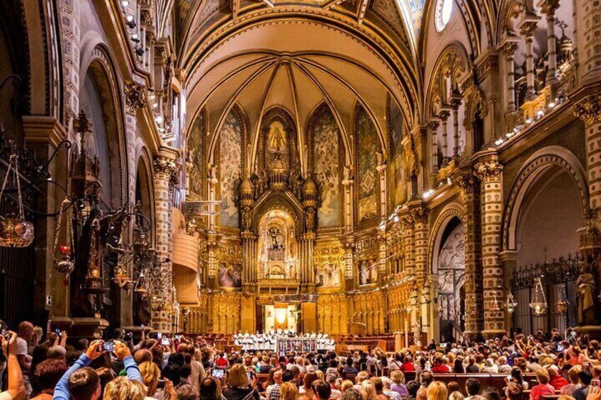 Montserrat Tour with Cogwheel Train, Monastery & Black Madonna