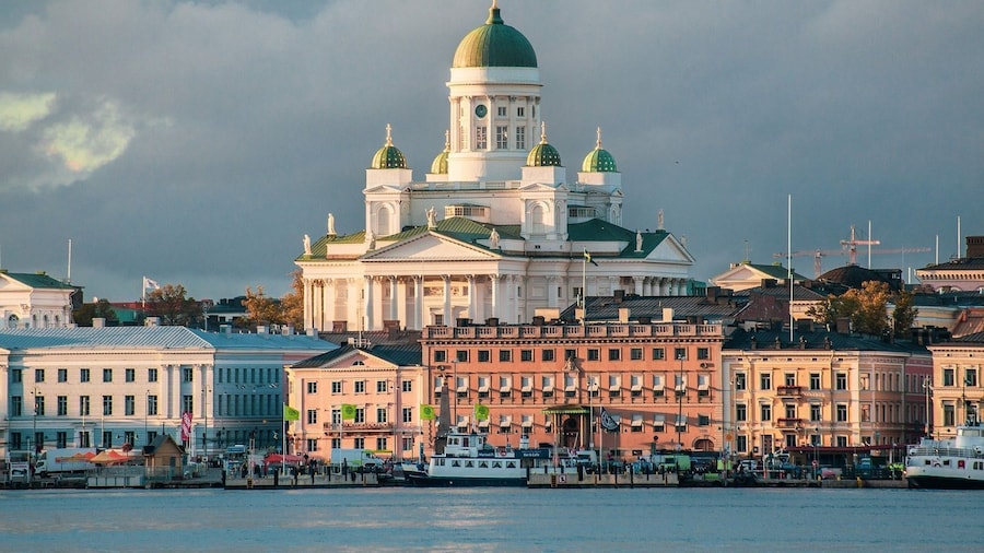 Helsinki of many faces: a walk through the centuries Audio Tour