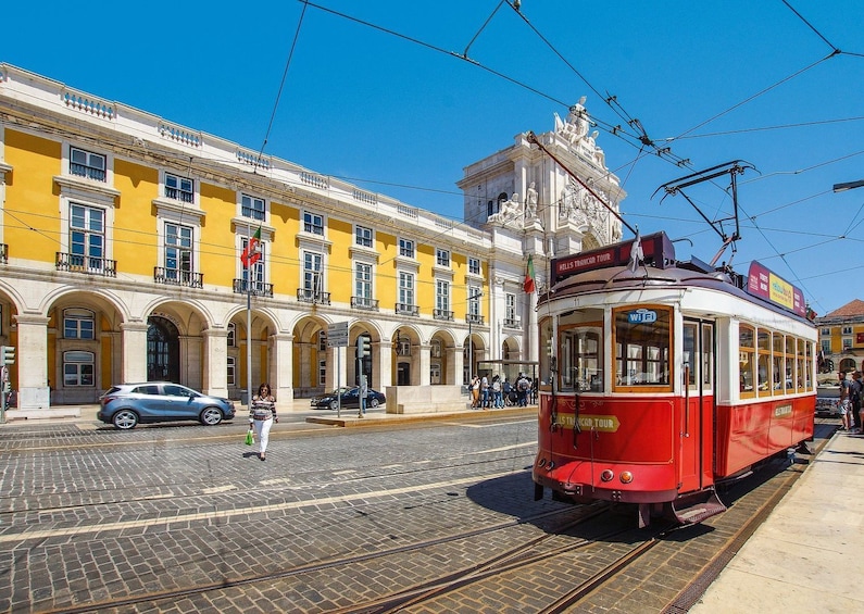 Lisbon Private Sightseeing Walking Tour With Audio Guide