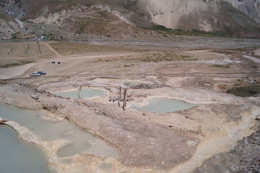 Termas Valle de Colina, 4x4 cars, barbecue and small groups.