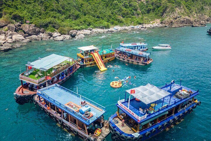 Nha Trang Island Hopping: Snorkeling, Floating Bar Party & BBQ
