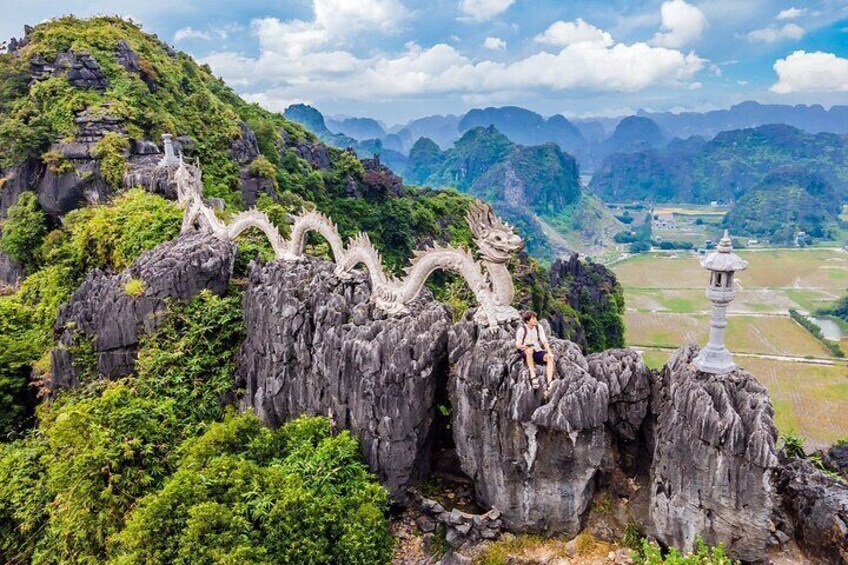 2 Days Hoa Lu Tam Coc & Mua Cave Tour