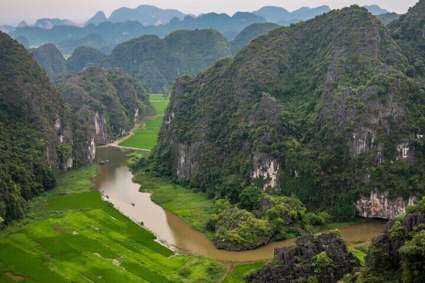 2 Days Hoa Lu Tam Coc & Mua Cave Tour