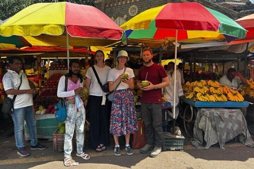 Cultural Walking Tour of Pune with Local Snacks