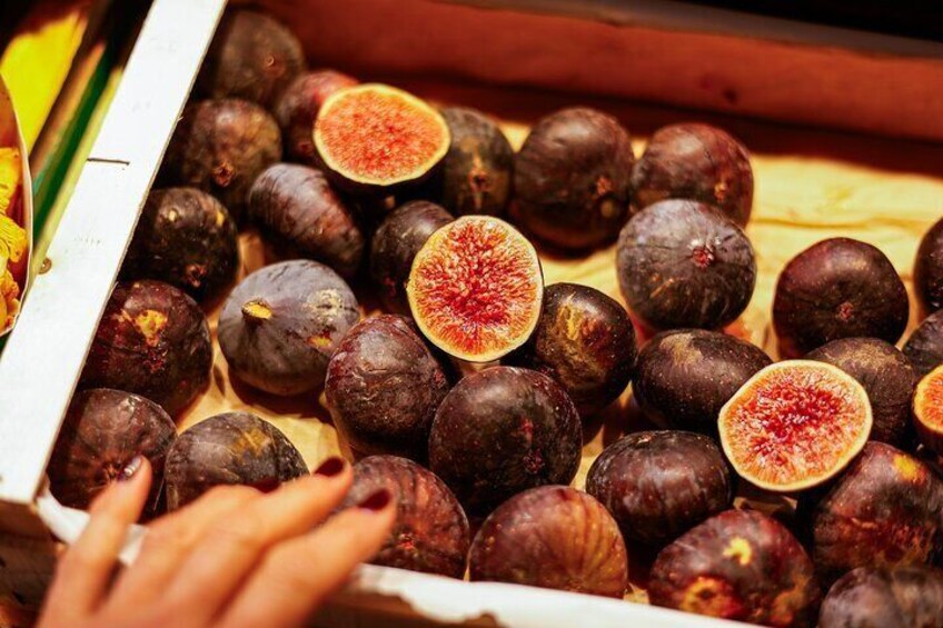 Versailles Market Food Tour in the Royal City