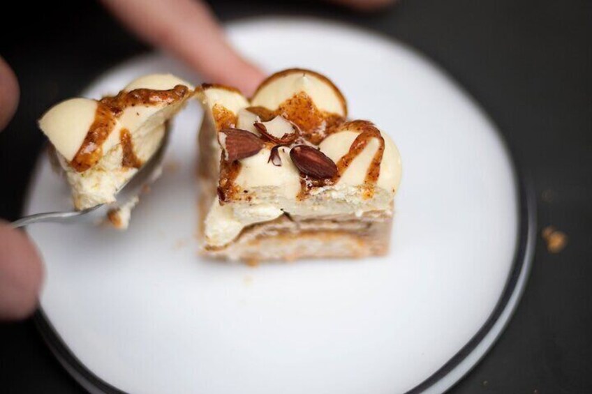 Bakeries and Pastries Food Tour in le Marais