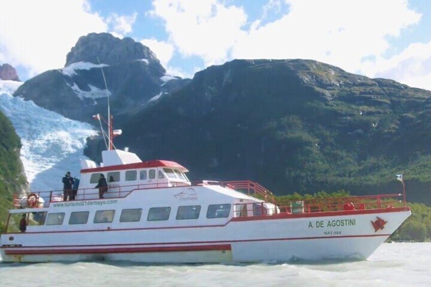 3 Days Patagonia Tour to Torres del Paine, Balmaceda and Serrano 