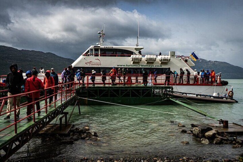 3 Days Patagonia Tour to Torres del Paine, Balmaceda and Serrano 