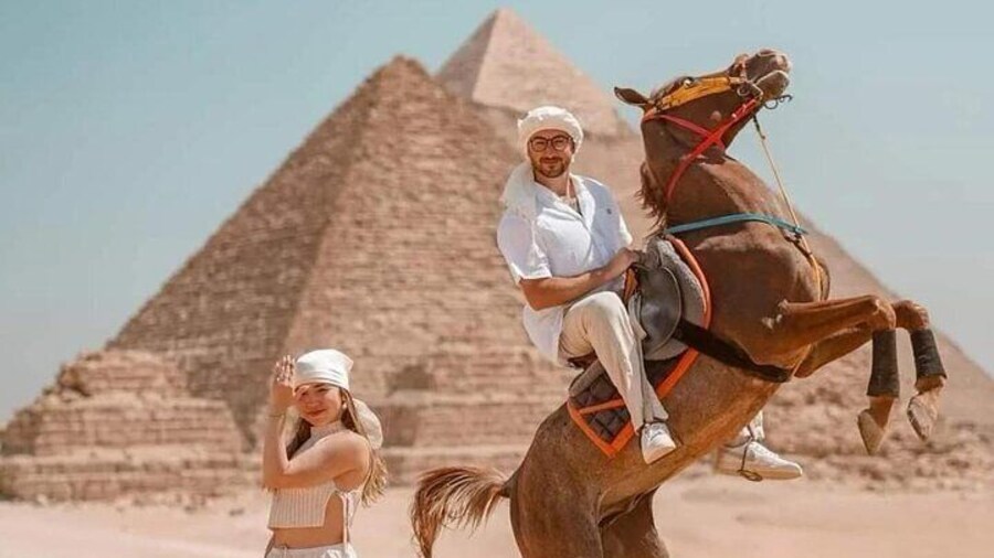 Vip Horse Dancing Horseshow in Pyramid with Photographer
