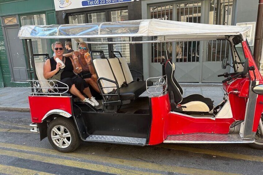 Highlights of Paris in Private Eco Tuk Tuk tours