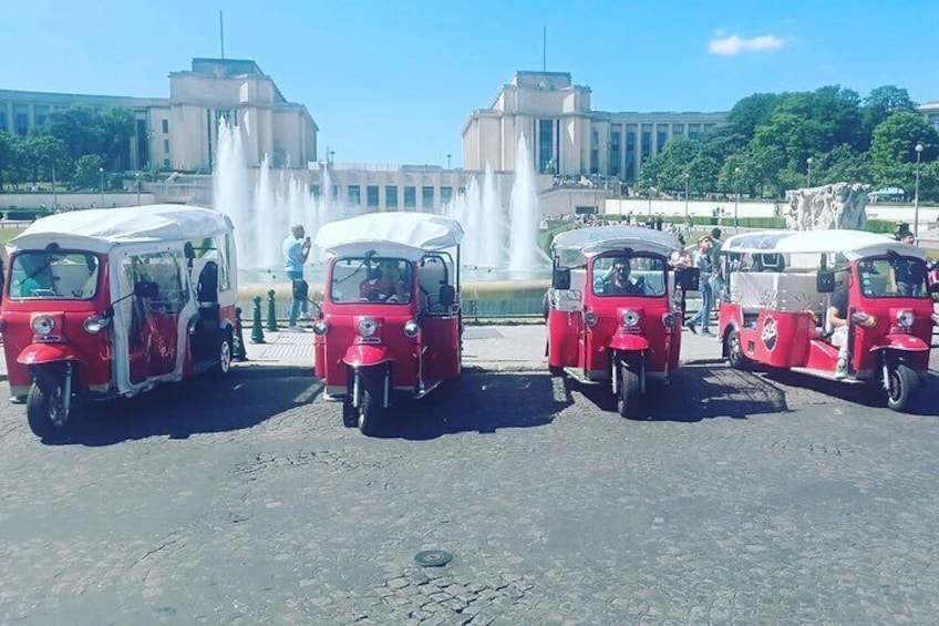 Highlights of Paris in Private Eco Tuk Tuk tours