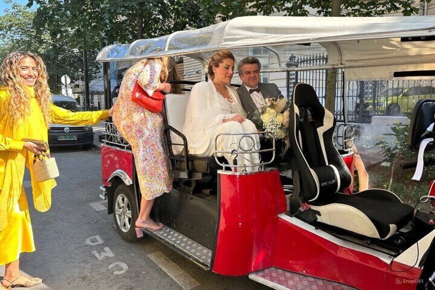 Highlights of Paris in Private Eco Tuk Tuk tours