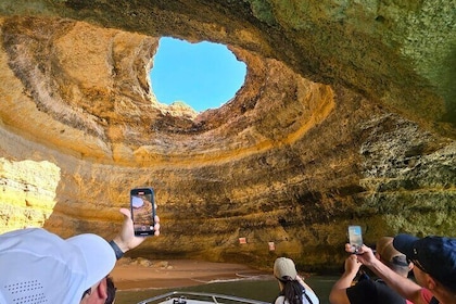 From Faro: Boat trip to Benagil Cave & Arches of Praia da Marinha