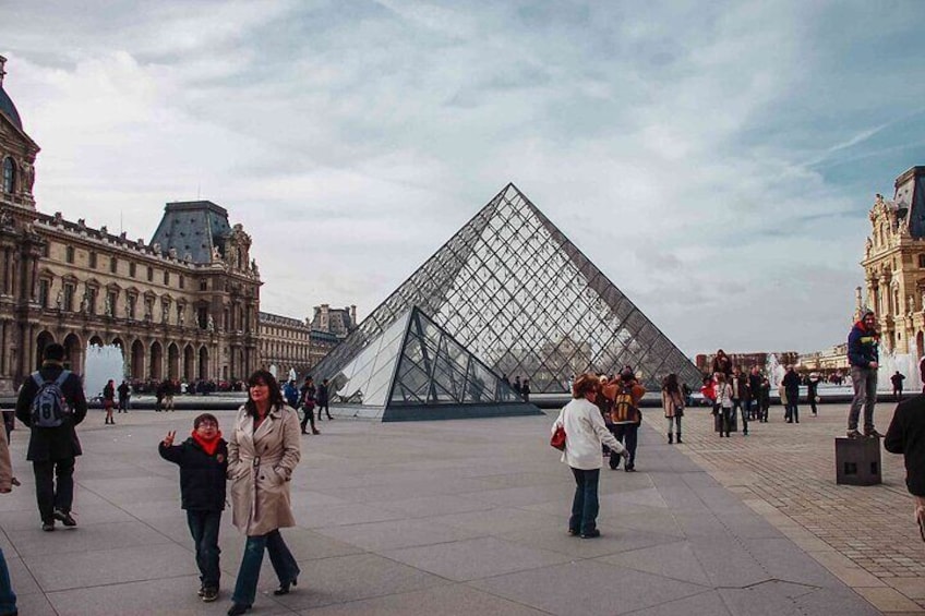 Discover Louvre Secrets with Mona Lisa Pass