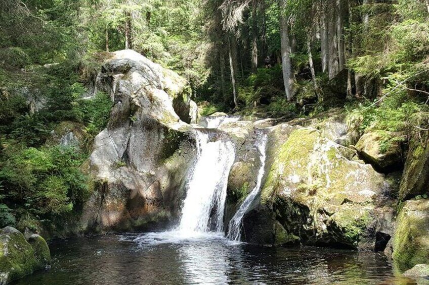 Great photo opportunity at the waterfall