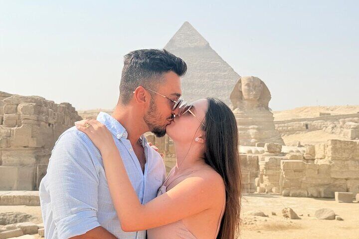 VIP privatr tour Giza pyramids sphins &Saqqara and Memphis 