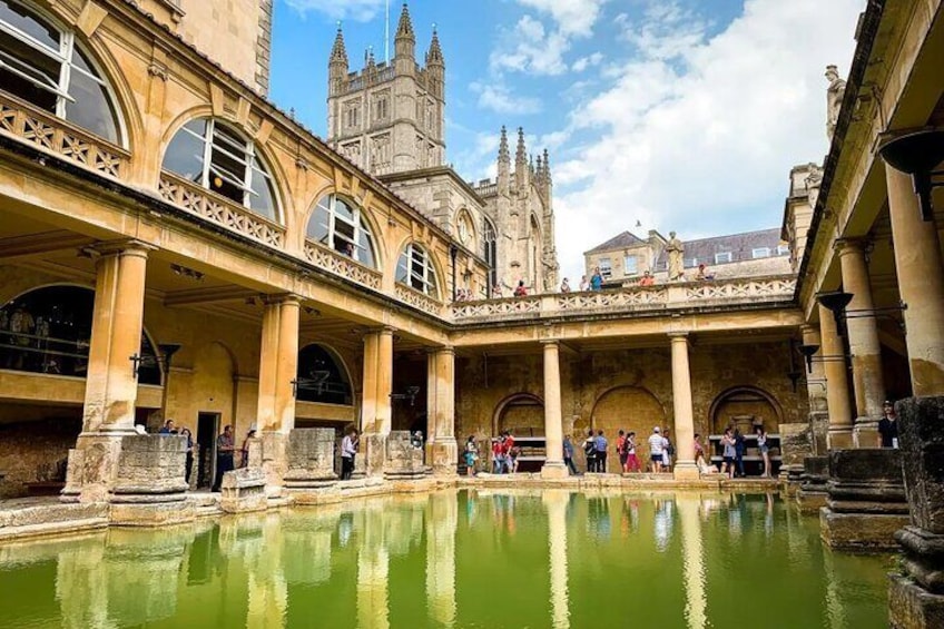 Stonehenge and Bath Full Day Tour