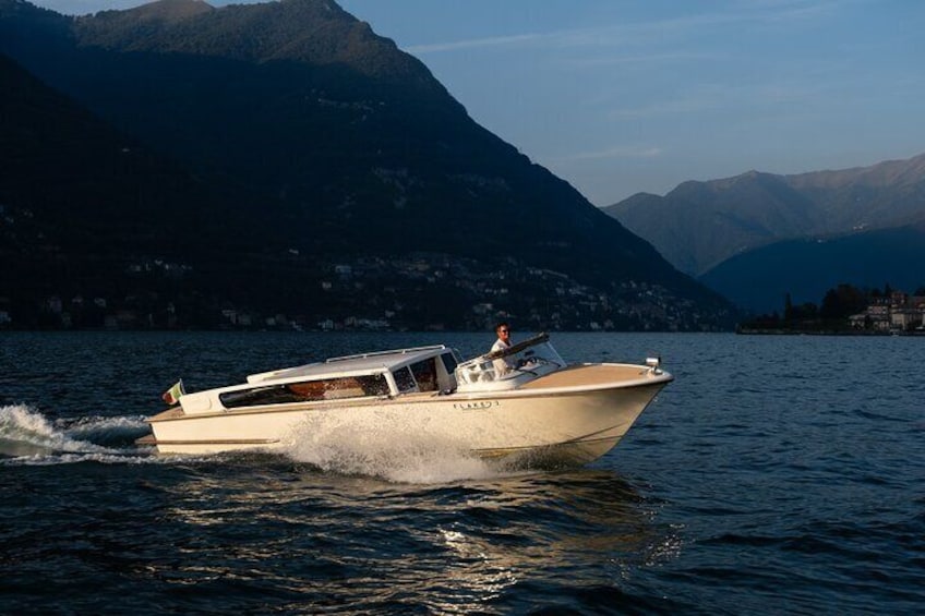 One and half hour Luxury Private Boat Tour on Lake Como