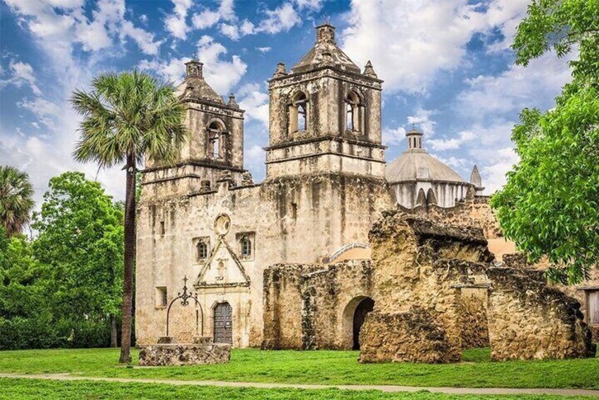 San Antonio Group Tour From Austin with Riverwalk Boat Experience