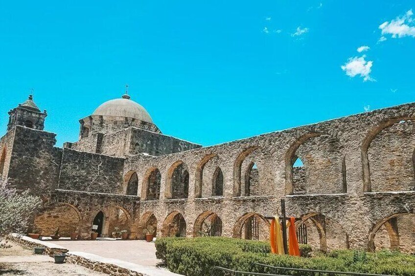 San Antonio Group Tour From Austin with Riverwalk Boat Experience