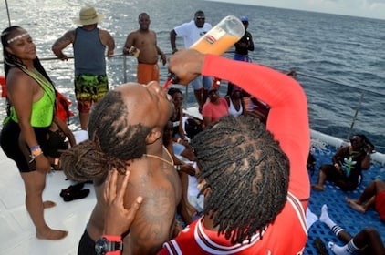 Negril Catamaran: Adults Sunset Party with Drinks & DJ