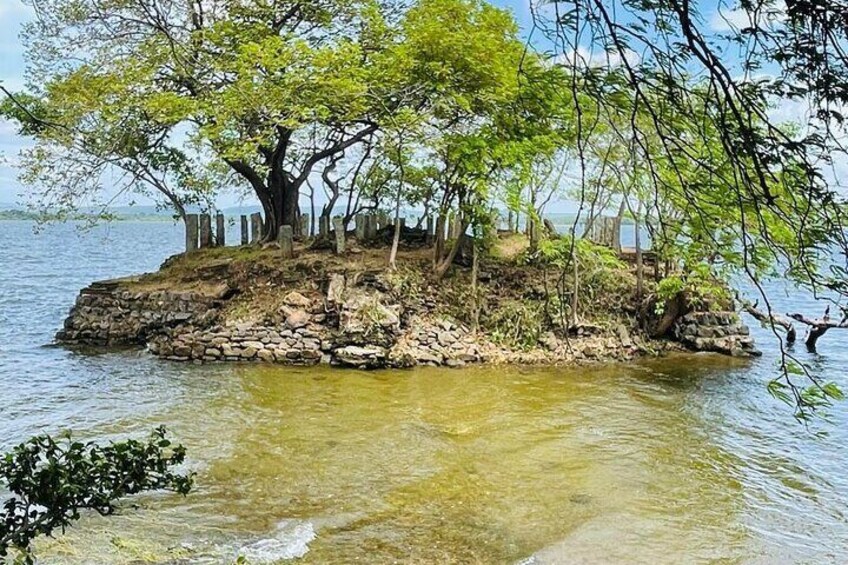 Polonnaruwa Ancient City Private Day Tour (Hidden Gems)