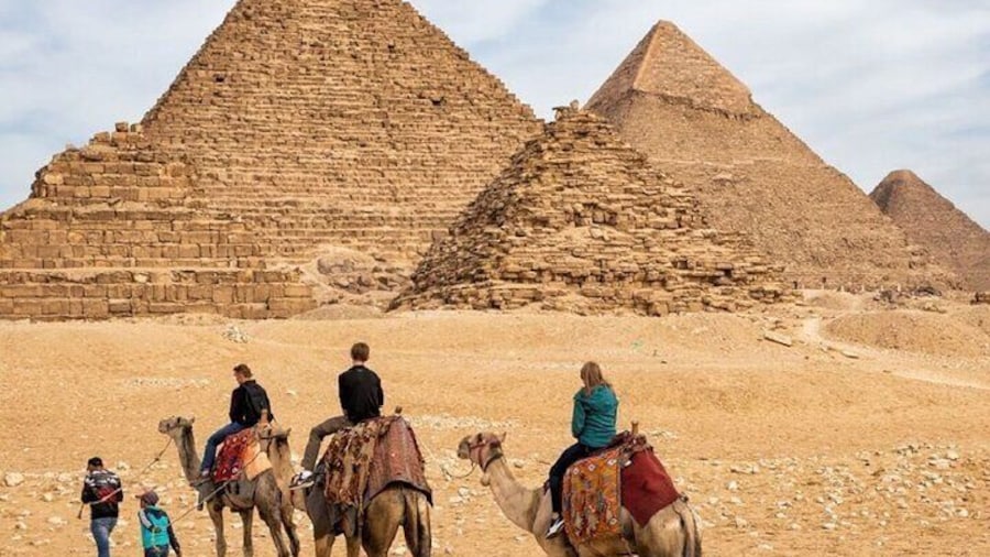 Unlock Egypt’s Secrets Giza Pyramids & Museum Trip - Hurghada