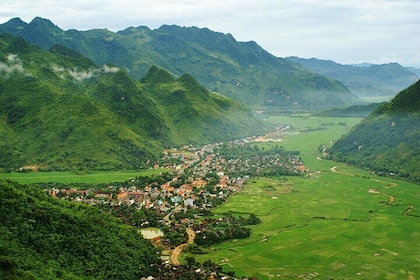 Mai Chau full day group tour