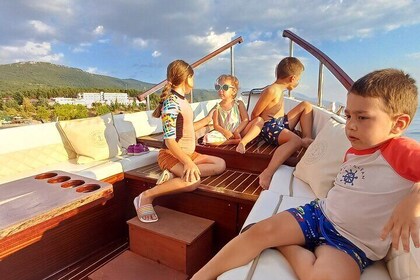 Ohrid Old Town Panoramic Boat Tour