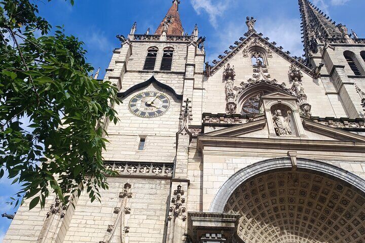 Visit of the unusual church of Saint Nizier