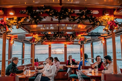 New York City: Holiday Jazz Classic Motor Yacht Cruise