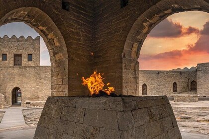 Bakoe : Gobustan, Absheron Begeleide dagtrip Lunch inbegrepen 