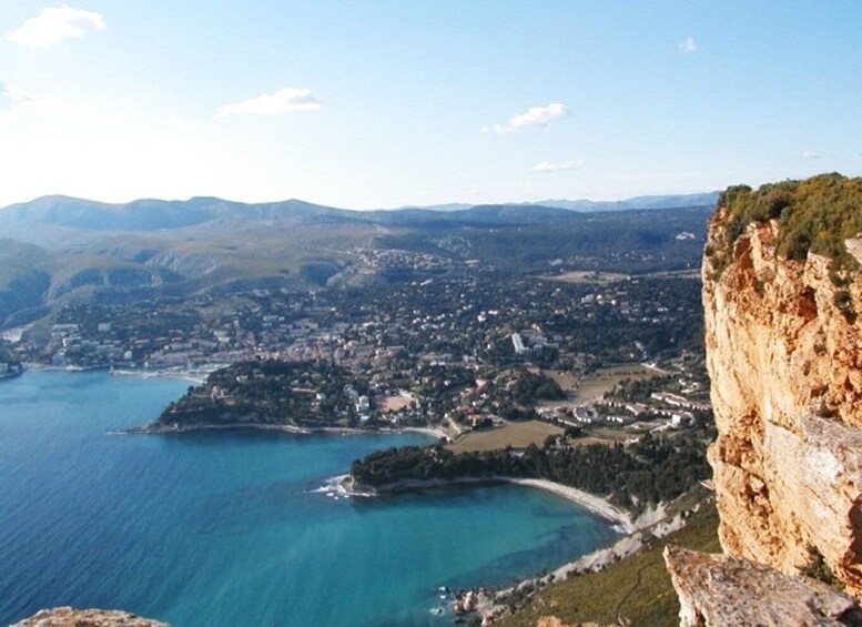 From Aix-en-Provence: Cassis Tour with Cap Canaille Stop