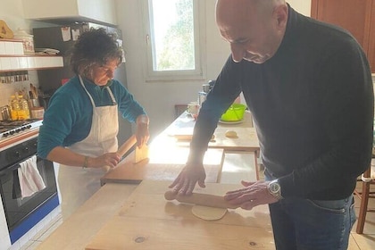 Ostuni: Fried Panzerotti and Puccitedde Cooking Class