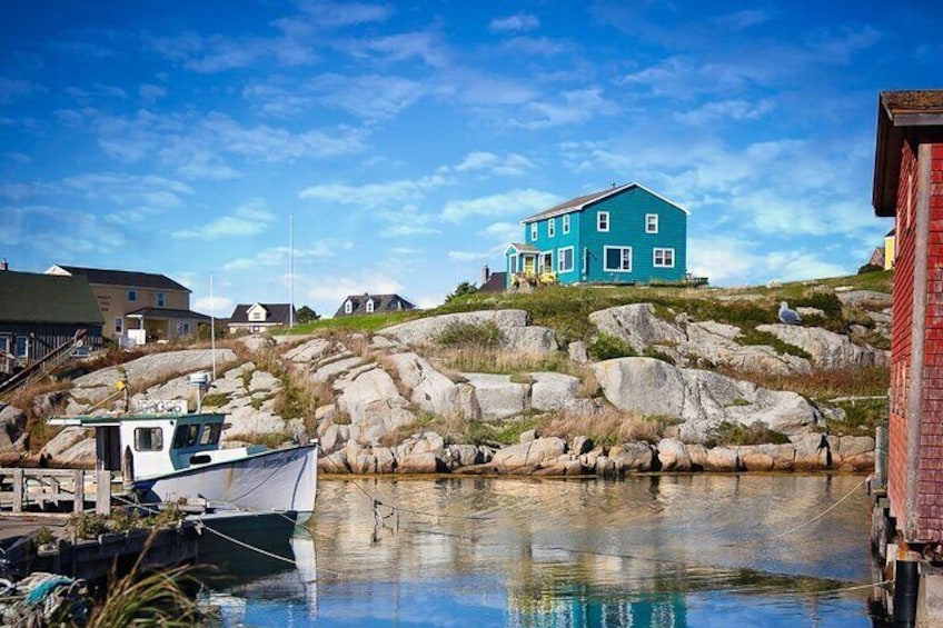 Private Peggy's Cove Lighthouse Tour from Halifax