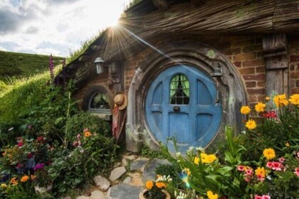 Hobbiton and Waitomo Caves Arrive in Comfort and Style