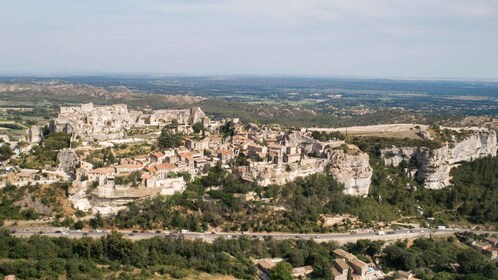 From Aix-en-Provence: Arles, Les Baux & Saint-Rémy Day Tour