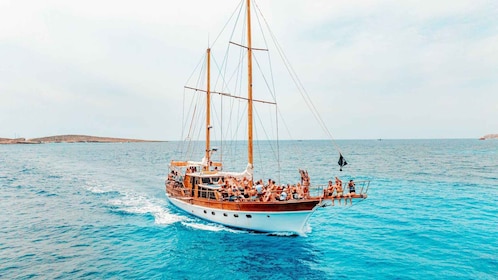 Malta: Blue Lagoon, Crystal Lagoon & Comino and Sea Caves