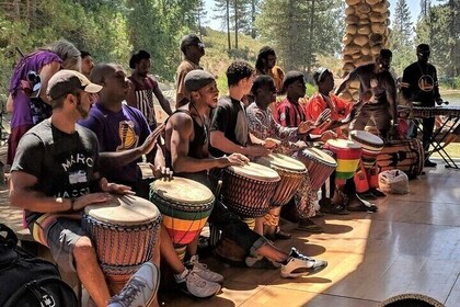 3 timers afrikansk trumming og instrumental lektioner og lokale sange