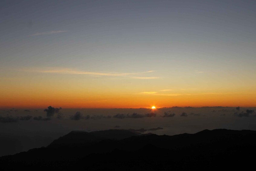 Picture 2 for Activity Pico do Arieiro: Private 4x4 Sunrise Trip with Hot Drinks