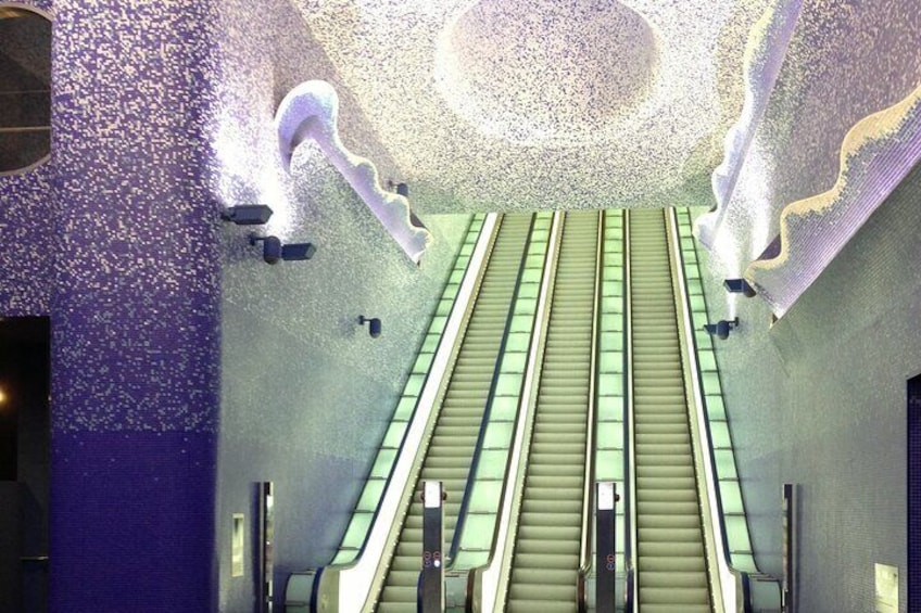 Naples tube: Where art meets Travel