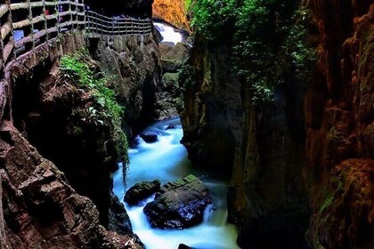 Yiliang Jiuxiang Scenic Area Private Tour