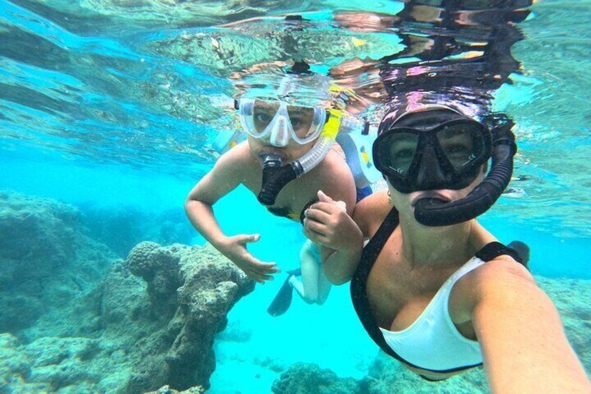 Kids welcome and snorkel lesson included in our Hanauma Bay guided snorkel tour!