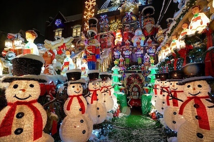 Christmas Lights Tour of Dyker Heights in Brooklyn by a Local