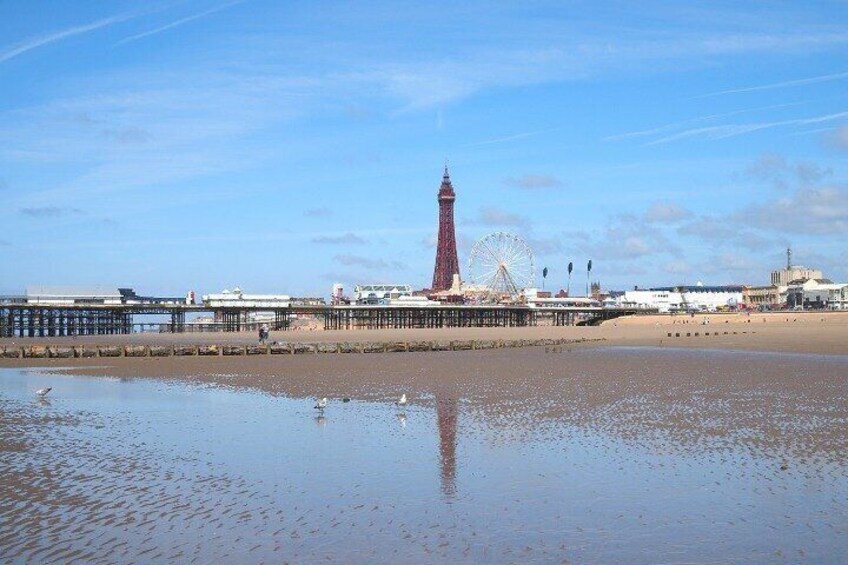 Blackpool Illuminations Walking Tour with an App