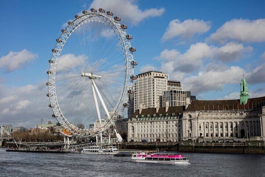 Sightseeing Cruise On River Thames