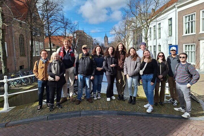 Guide with group in Delft