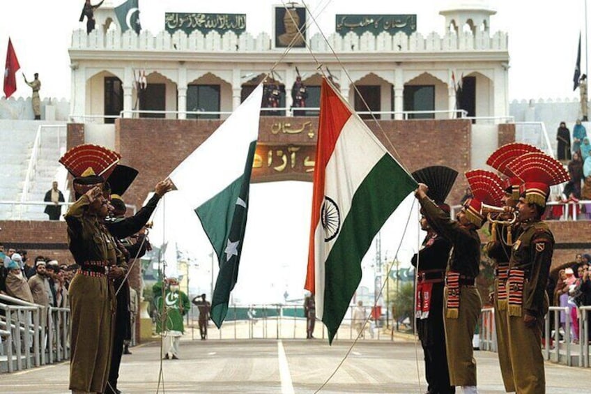 Amritsar Sightseeing Golden Temple with Wagah Border