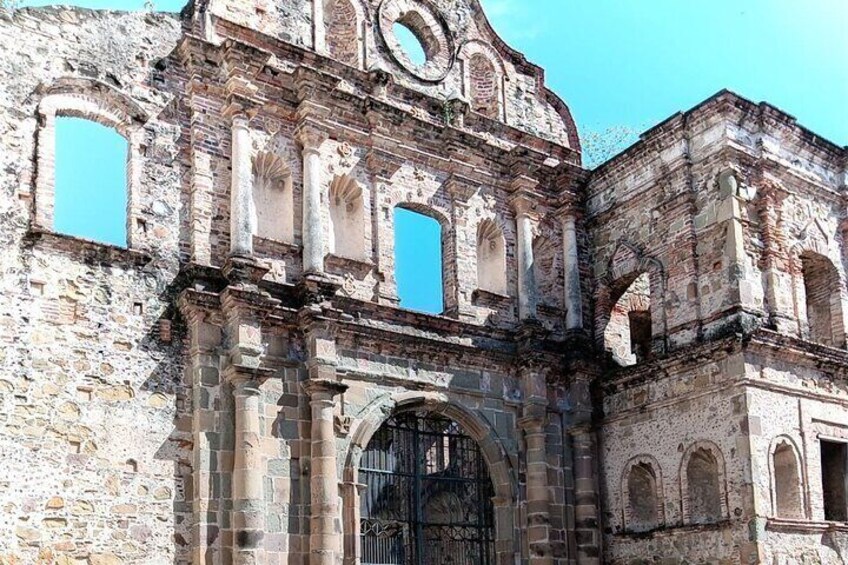  Private Tour to Panama Canal Old Town and Flamingo Islands